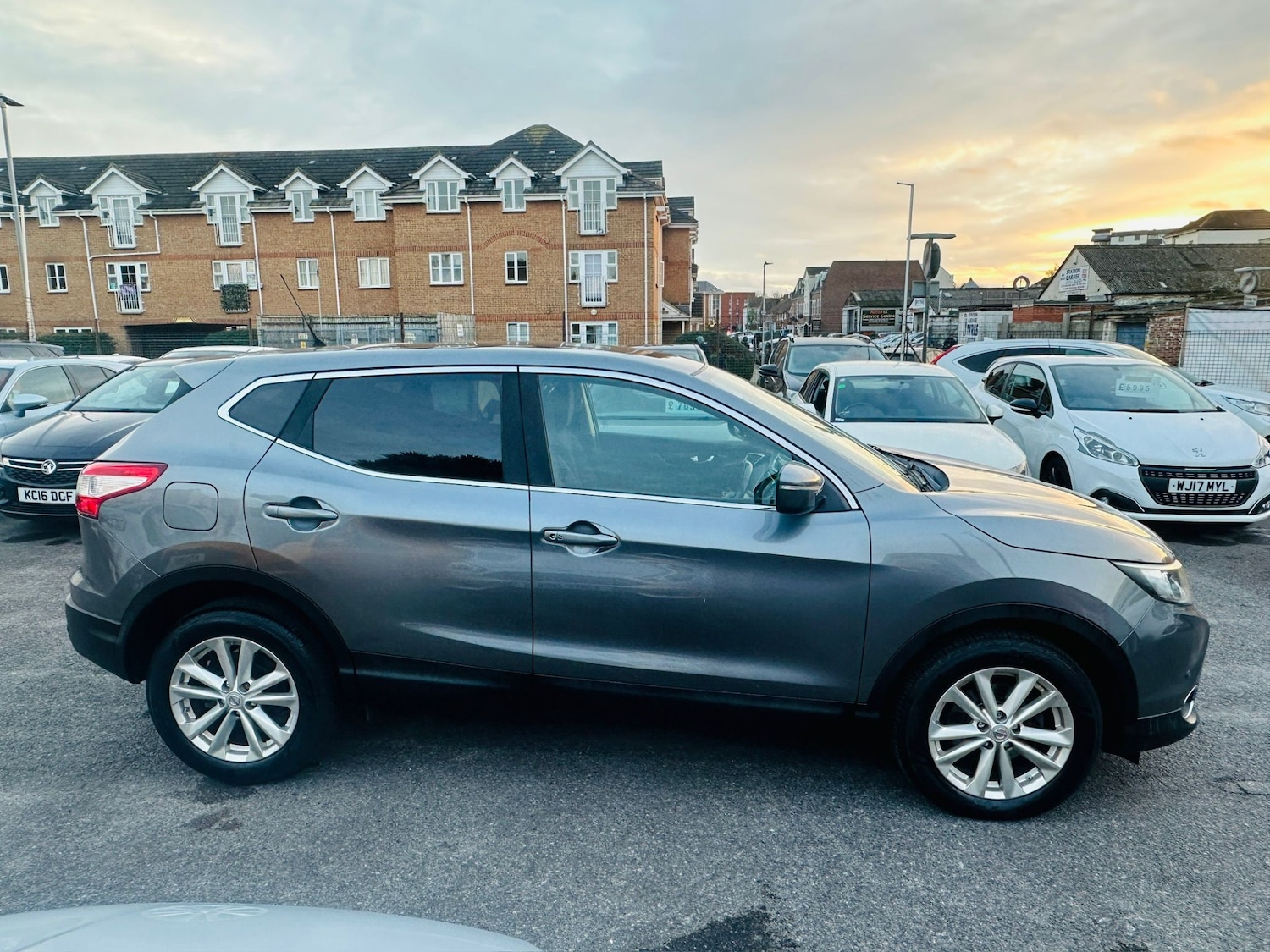 Used Nissan Qashqai 2014 for sale - 77211271: Photo 6