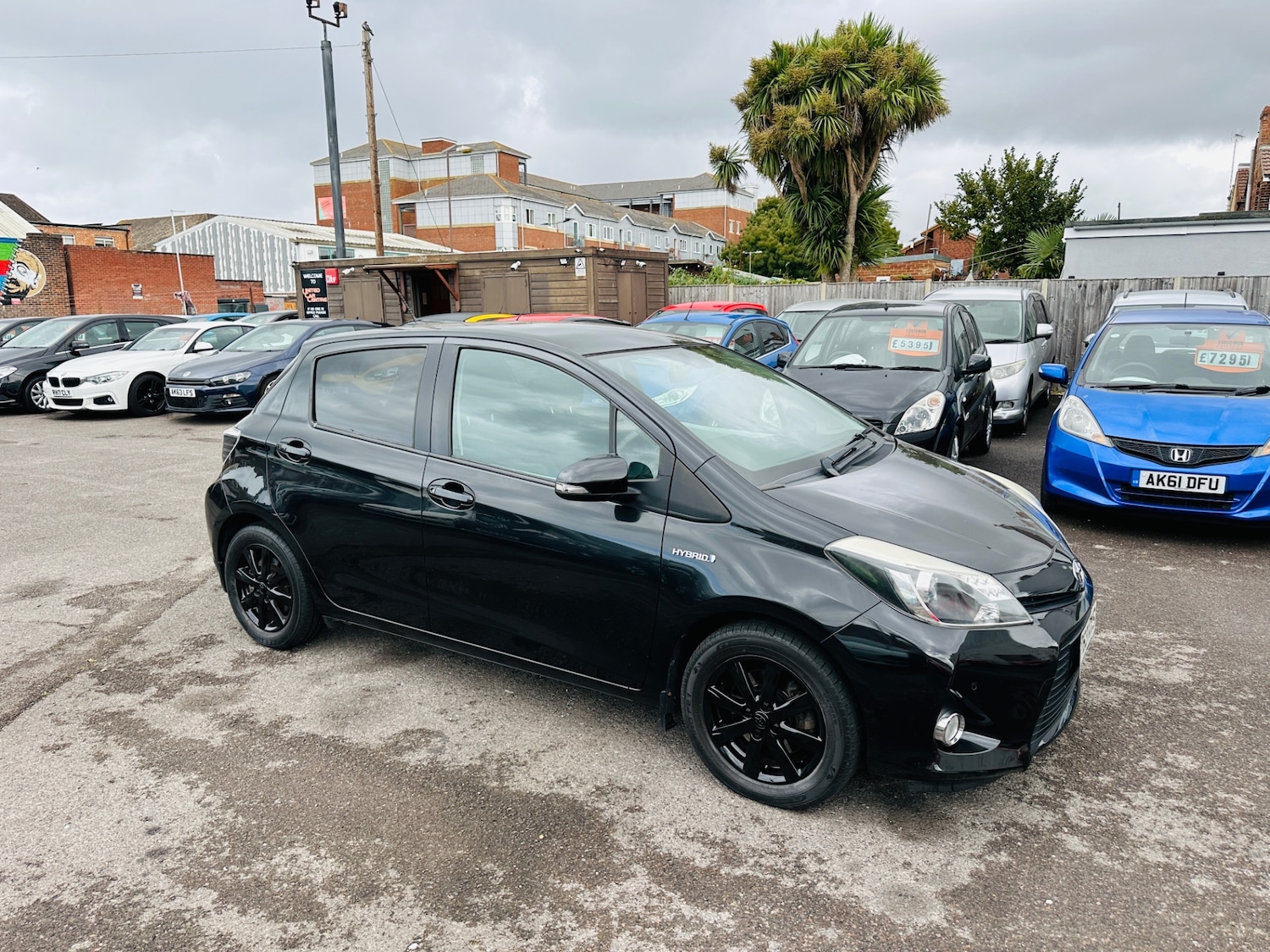 Used Toyota Yaris 2013 for sale - 76693920: Photo 4