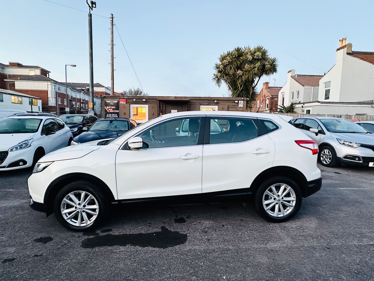 Used Nissan Qashqai 2014 for sale - 76668252: Photo 10