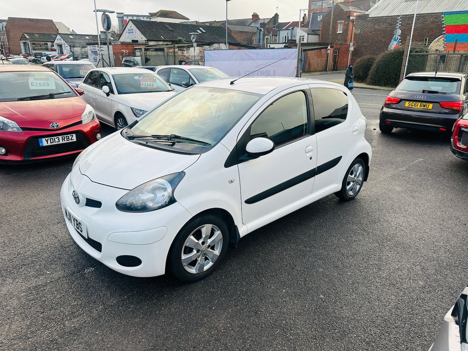 Used Toyota AYGO 2011 for sale - 77493137: Photo 4