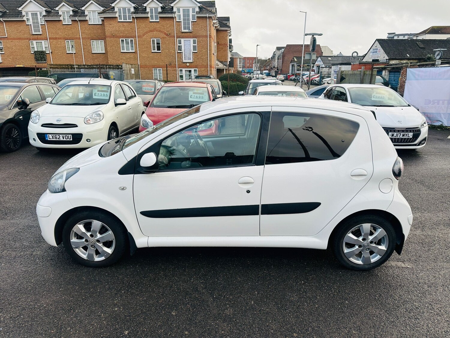 Used Toyota AYGO 2011 for sale - 77493137: Photo 6