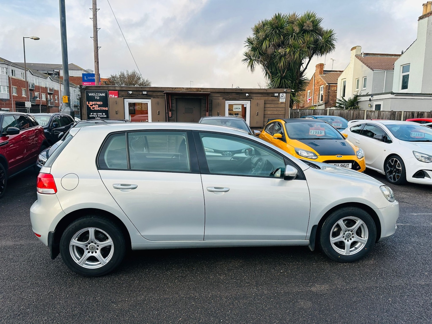 Used Volkswagen Golf 2009 for sale - 77493550: Photo 5