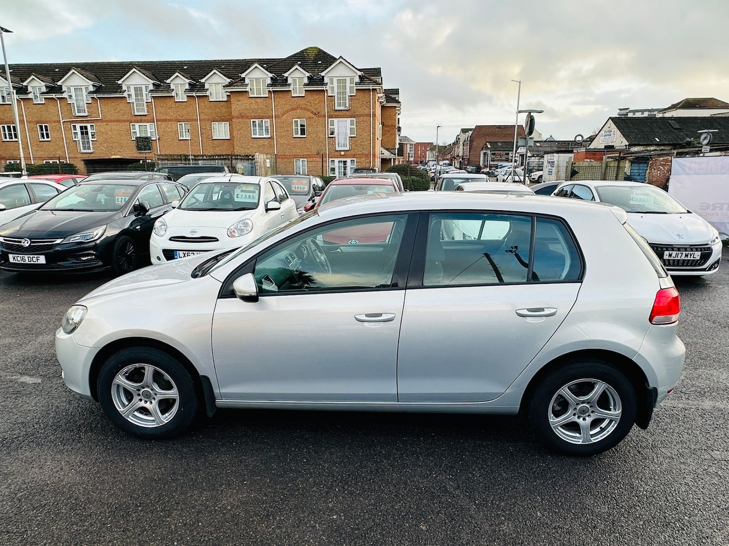 Used Volkswagen Golf 2009 for sale - 77493550: Photo 6