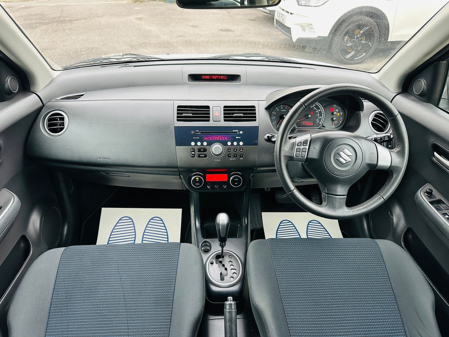 Used Suzuki Swift 2010 for sale - 77165165: Photo 18