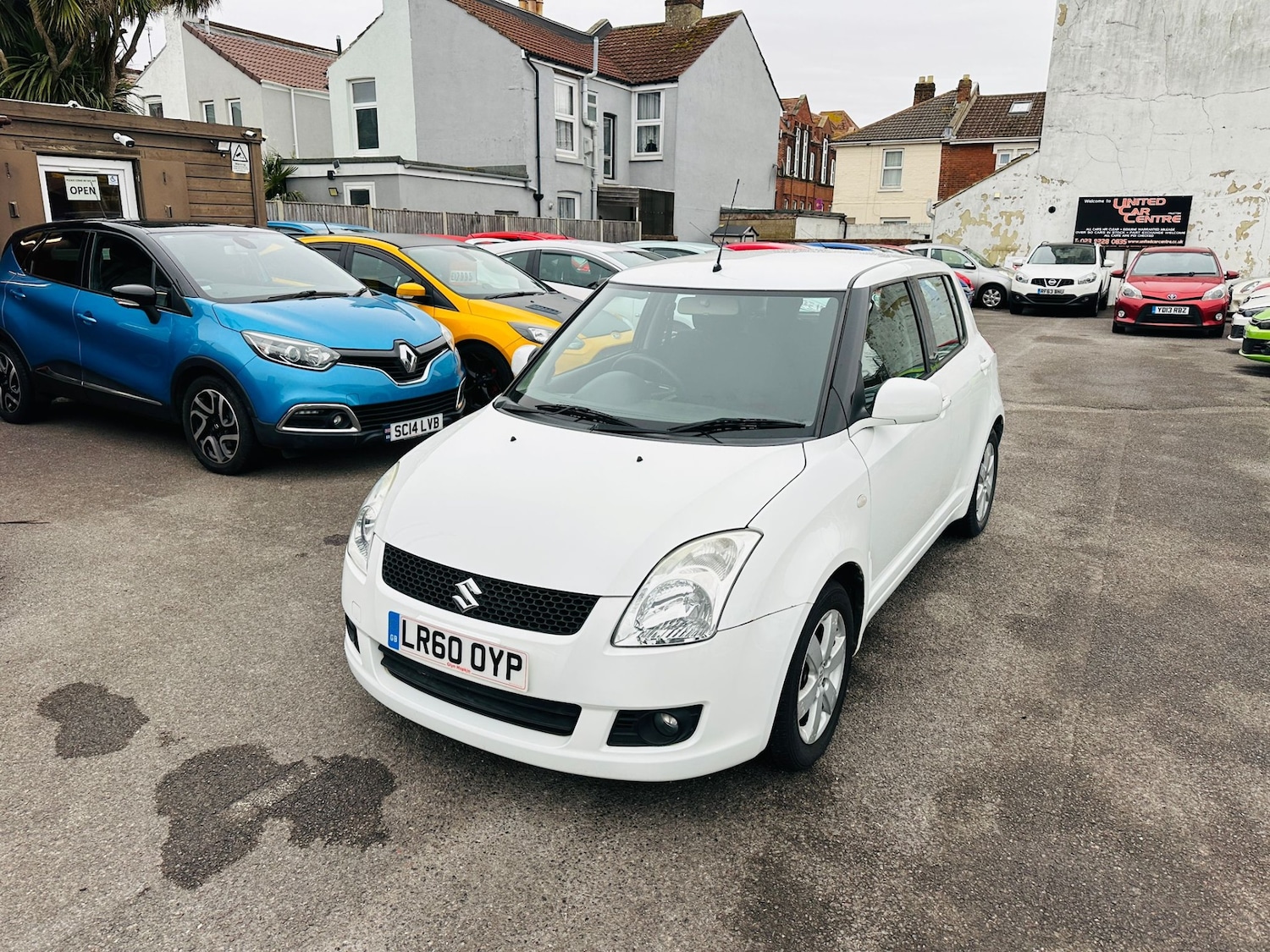 Used Suzuki Swift 2010 for sale - 77165165: Photo 2