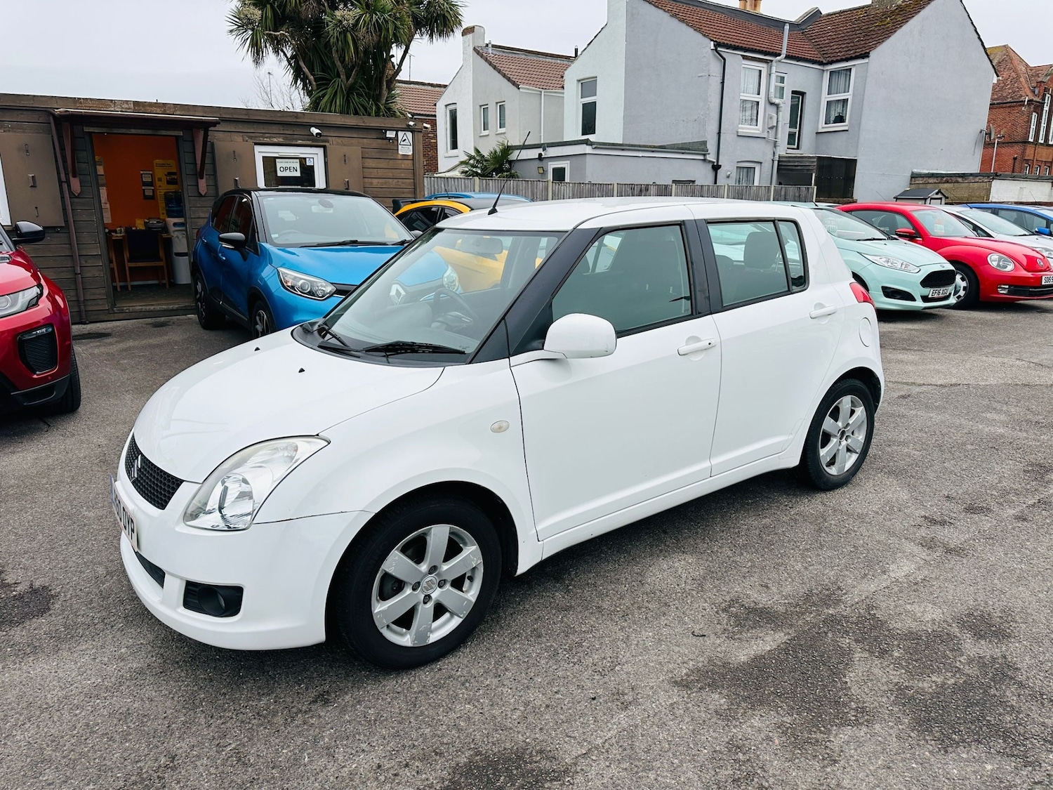 Used Suzuki Swift 2010 for sale - 77165165: Photo 4