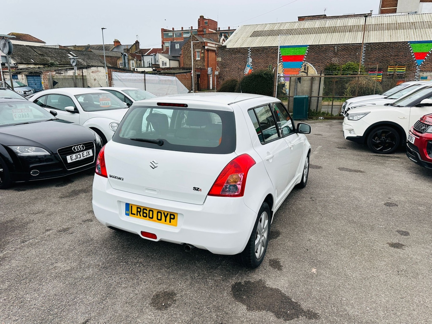 Used Suzuki Swift 2010 for sale - 77165165: Photo 9