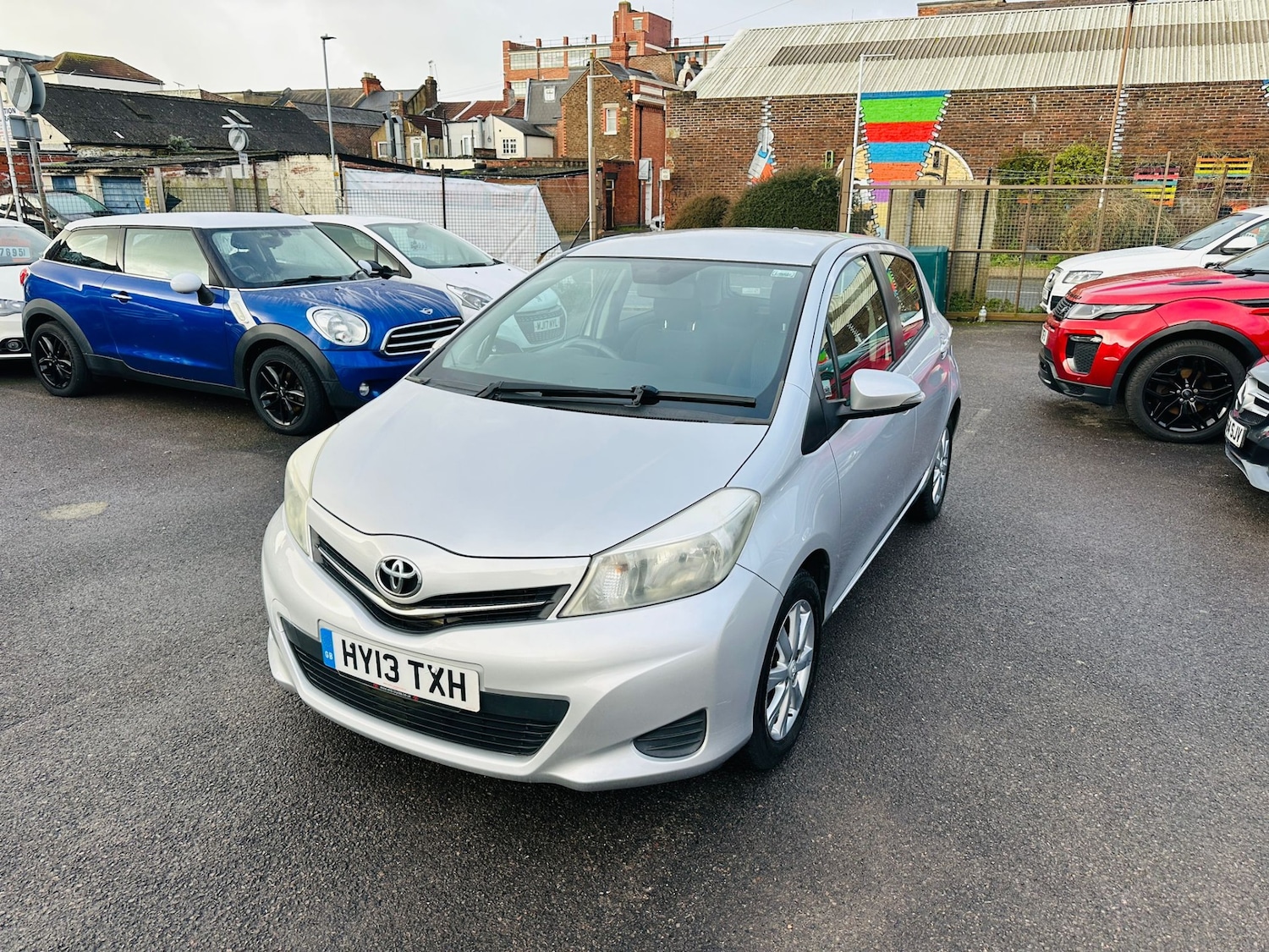 Used Toyota Yaris 2013 for sale - 77493674: Photo 2