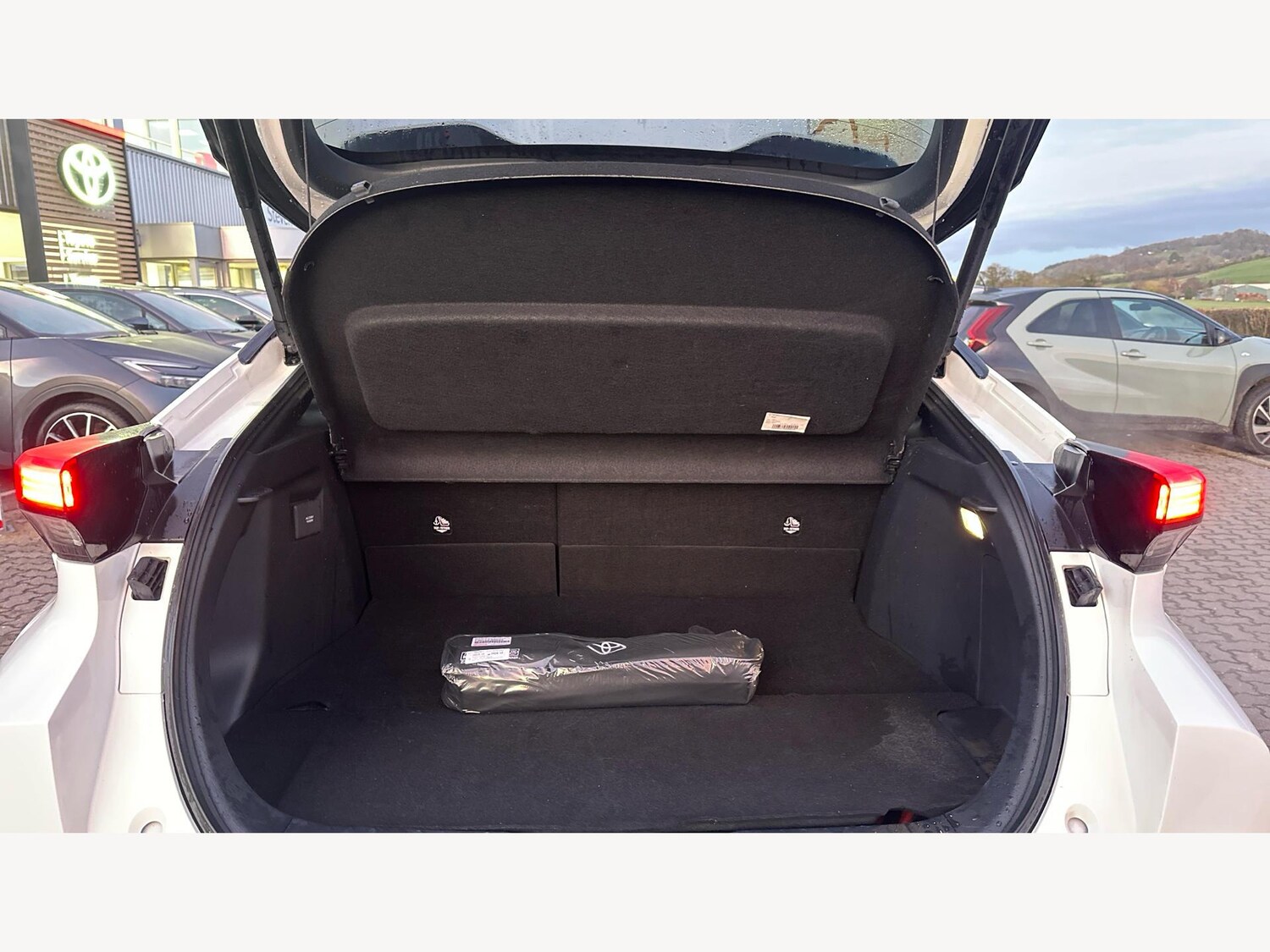 Used Toyota C-HR 2024 for sale - 77331903: Photo 16