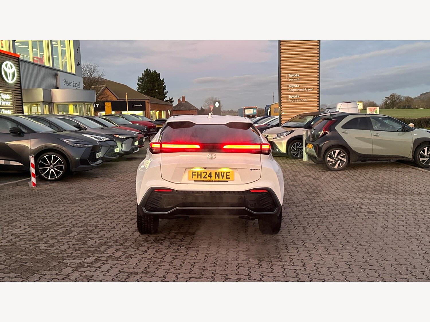 Used Toyota C-HR 2024 for sale - 77331903: Photo 21