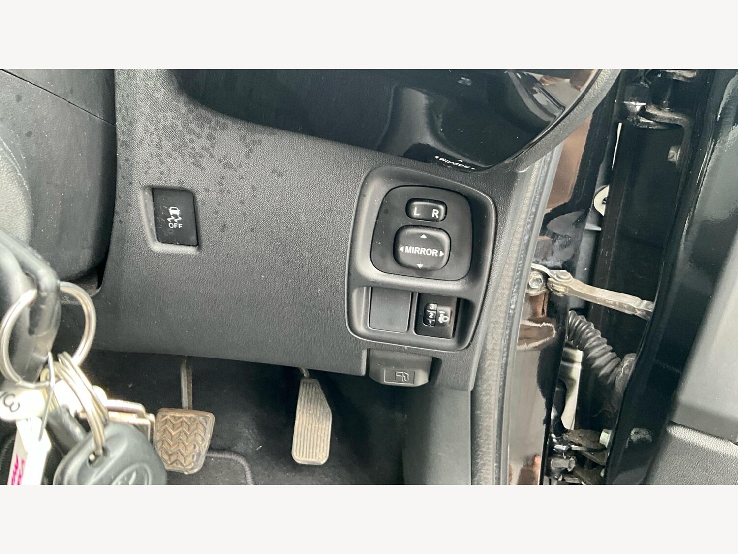 Vehicle 28
