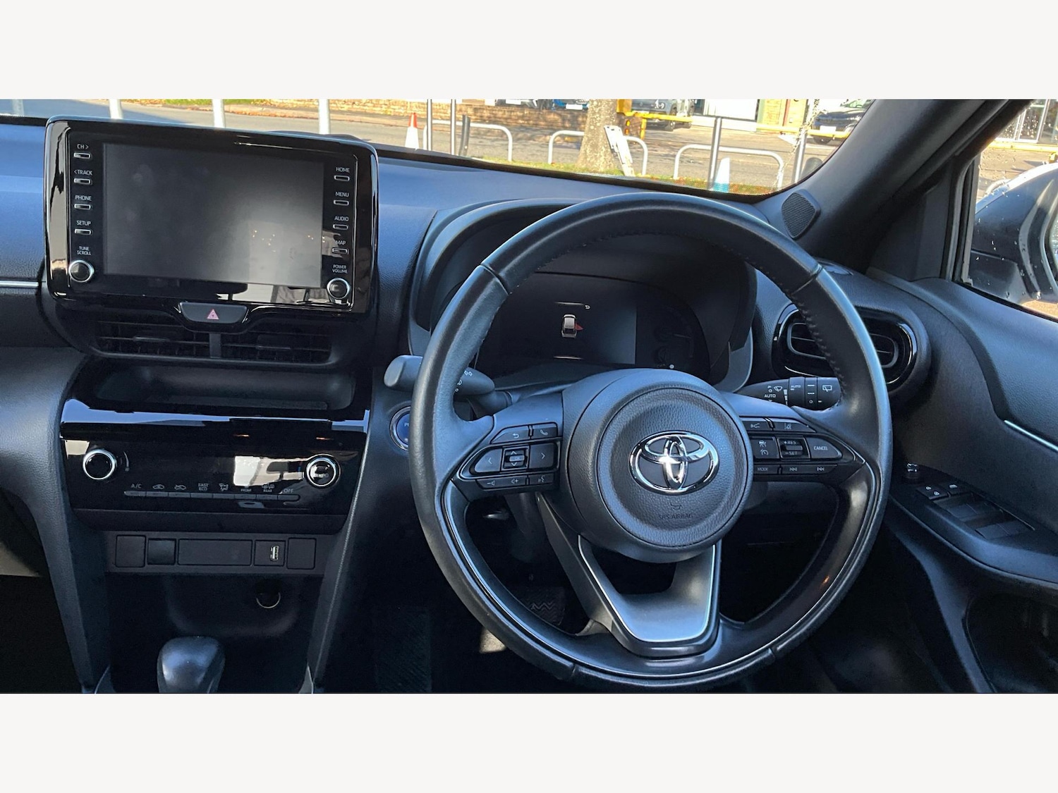 Used Toyota Yaris Cross 2024 for sale - 76572977: Photo 8
