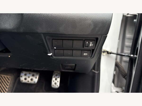 Used Toyota Yaris Cross 2024 for sale - 75747015: Photo 32