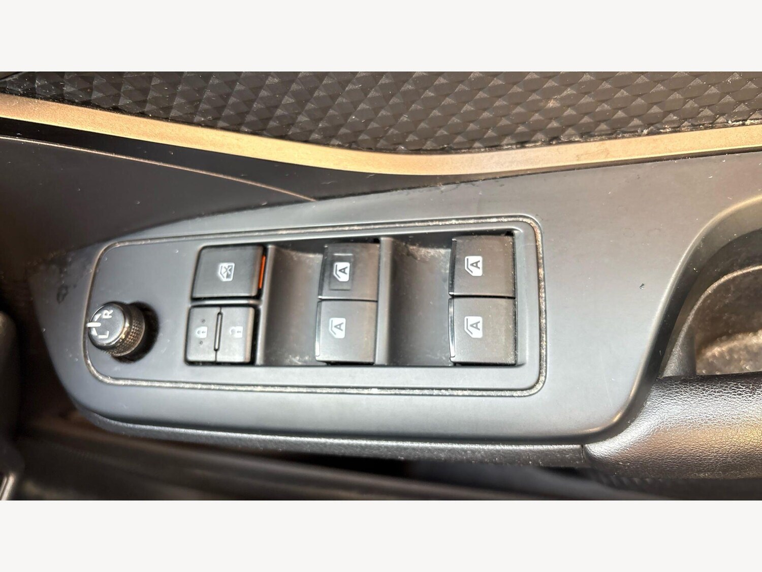 Used Toyota C-HR for sale - 77724114: Photo 30