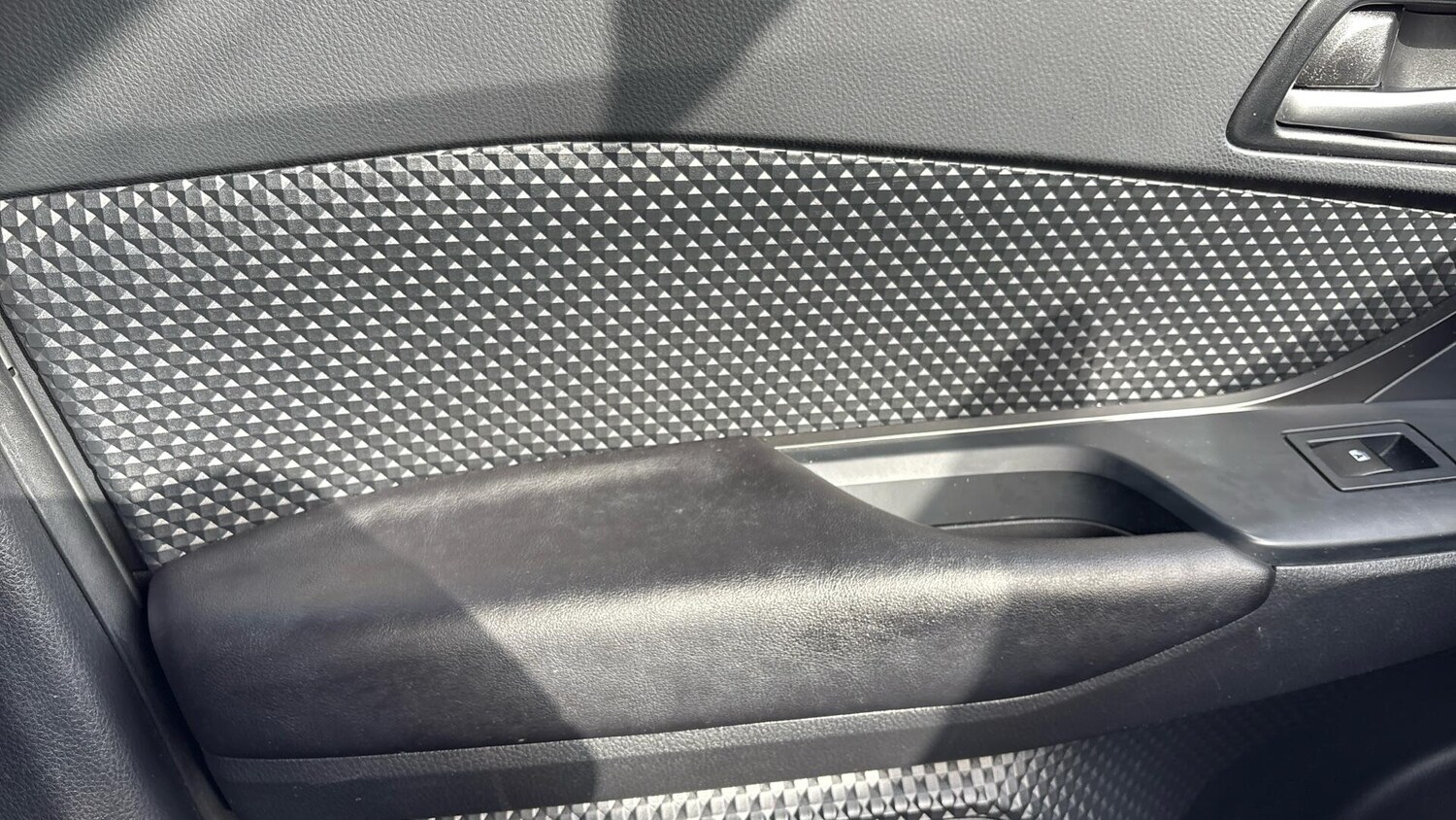 Used Toyota C-HR for sale - 77724114: Photo 46