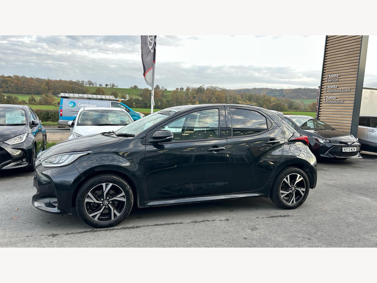 Used Toyota Yaris 2024 for sale - 76759737: Photo 19