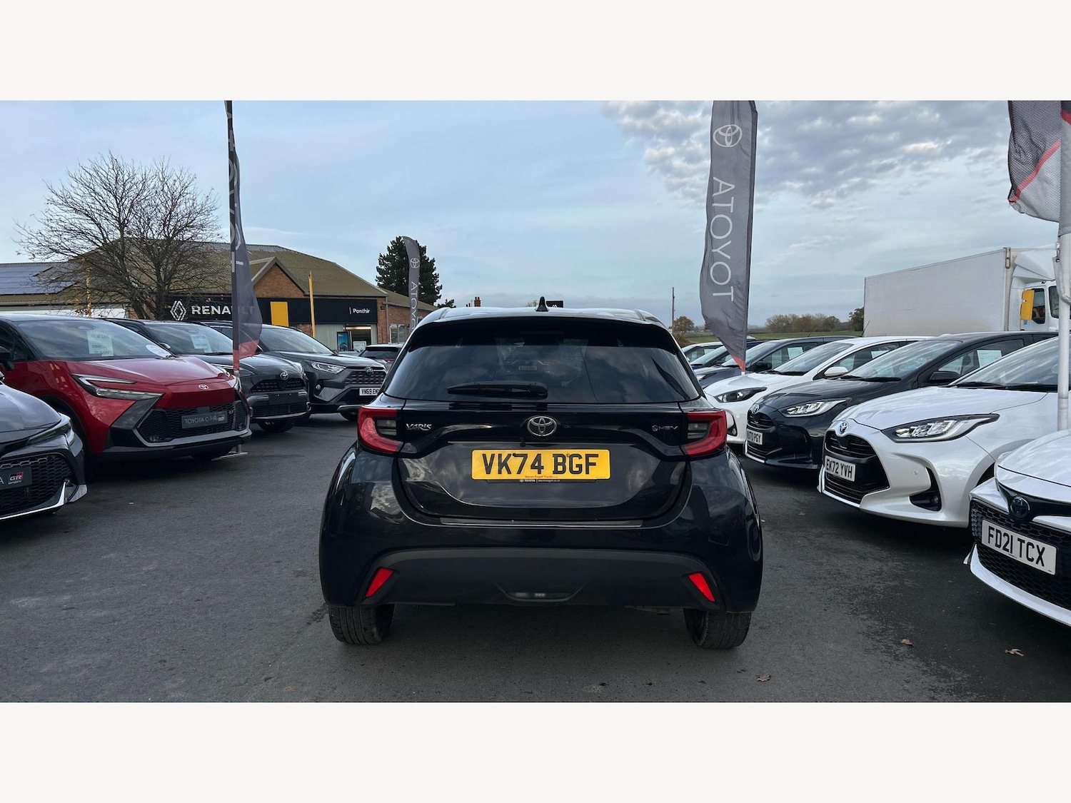 Used Toyota Yaris 2024 for sale - 76759737: Photo 21