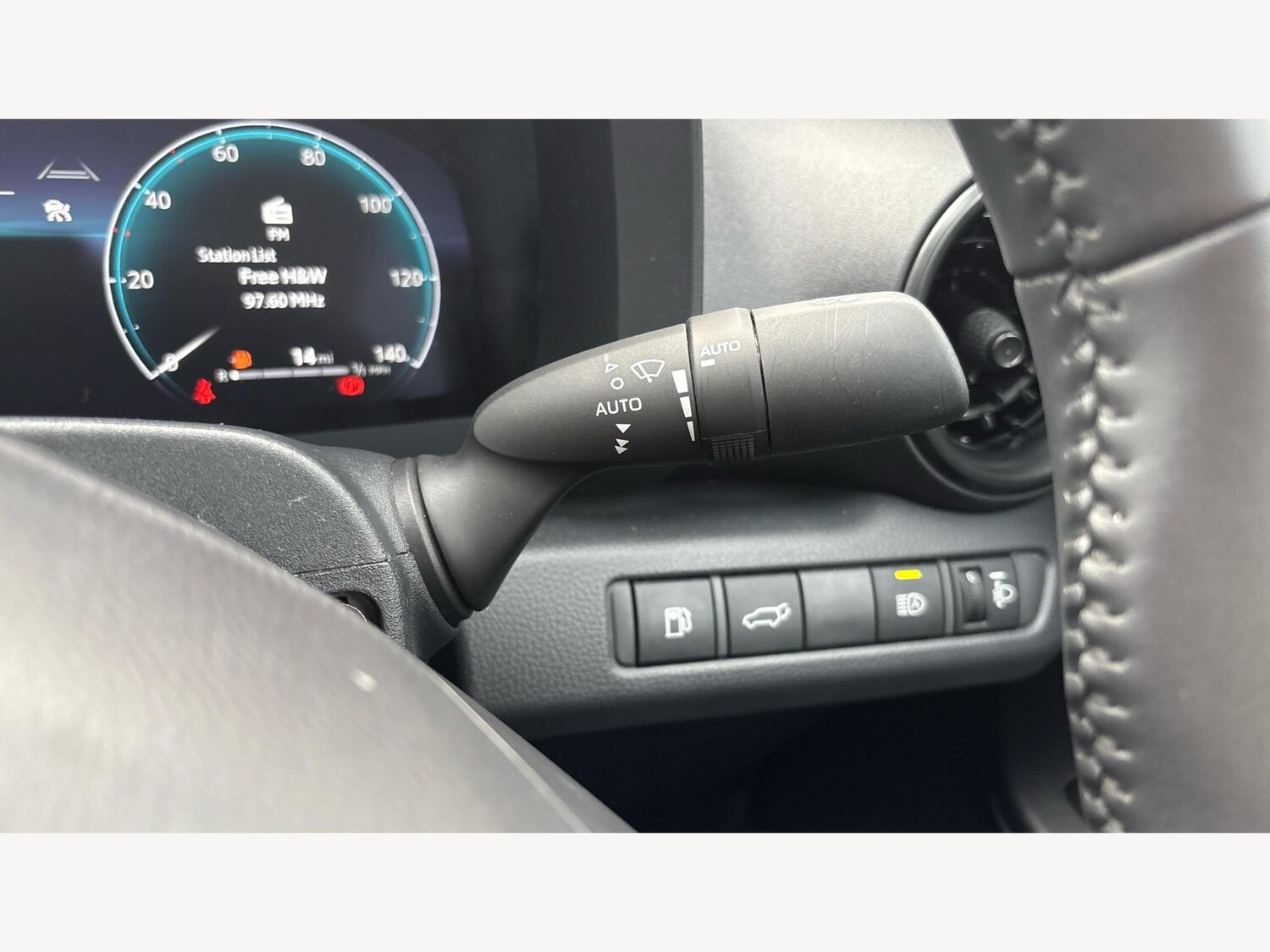 Used Toyota C-HR 2024 for sale - 77440595: Photo 31