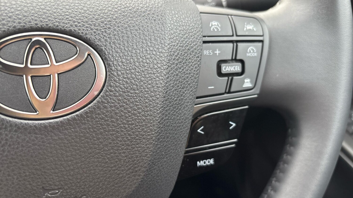 Used Toyota C-HR 2024 for sale - 77440595: Photo 32