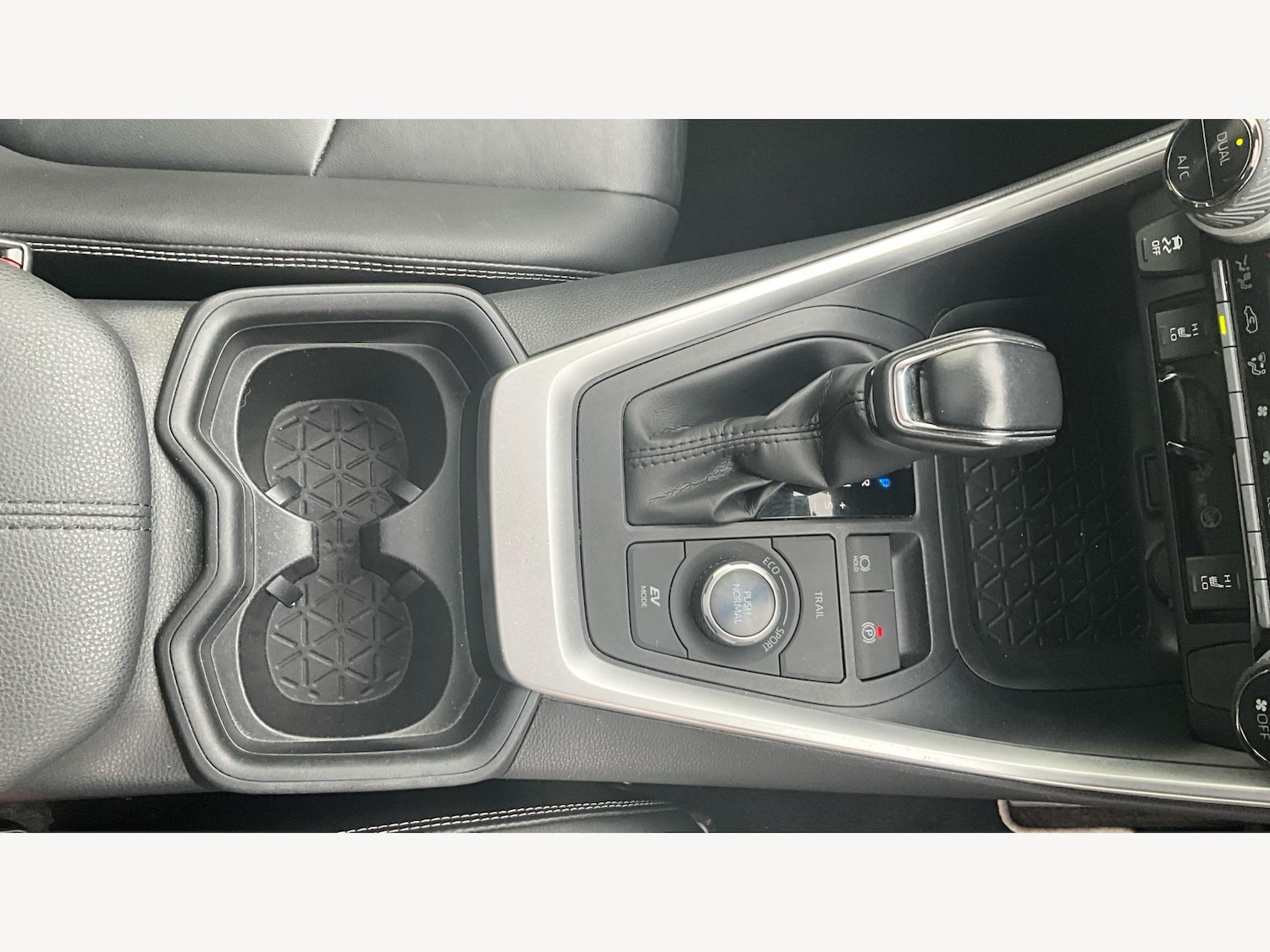 Used Toyota RAV4 2020 for sale - 76122759: Photo 29