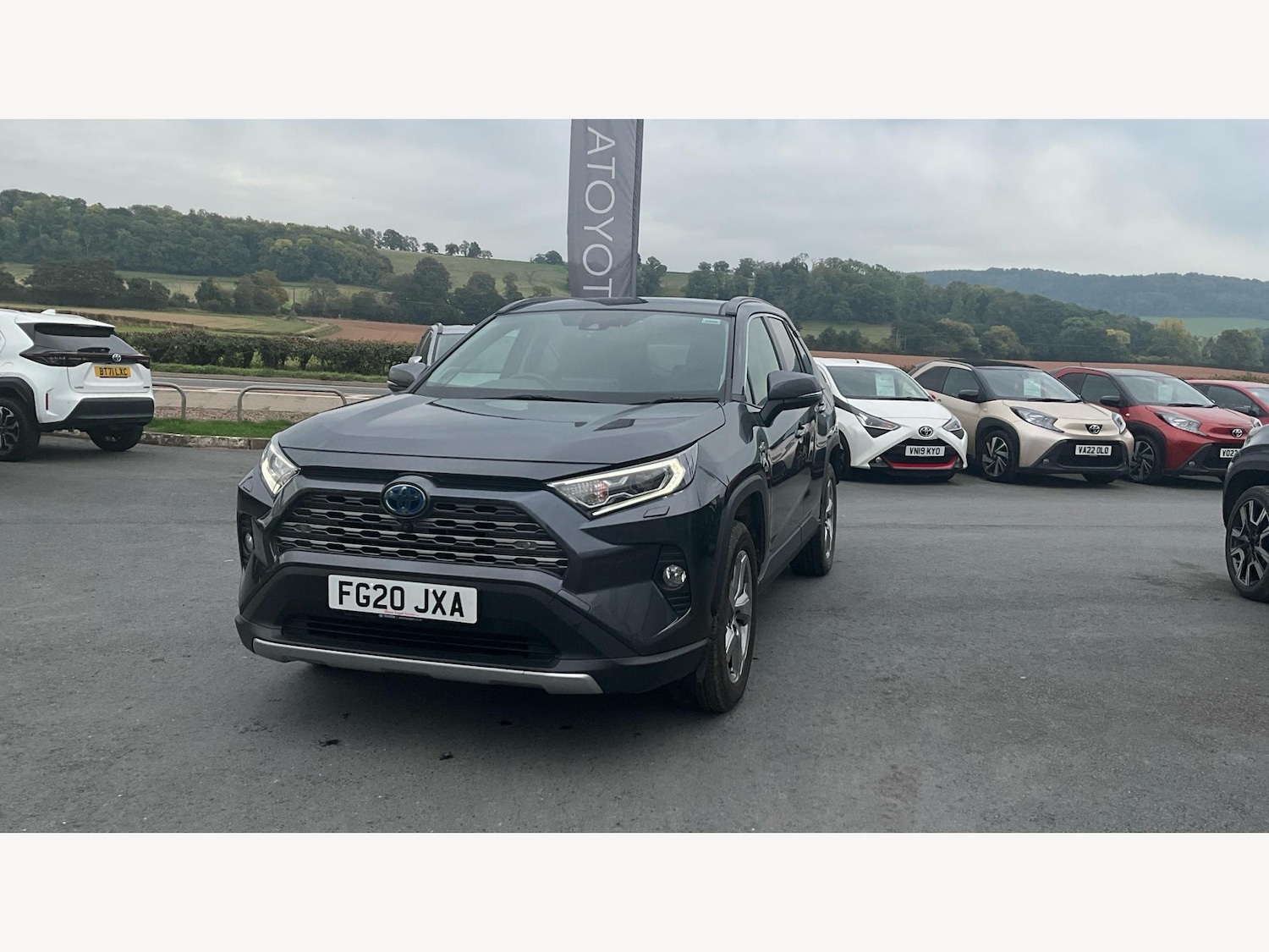 Used Toyota RAV4 2020 for sale - 76122759: Photo 40