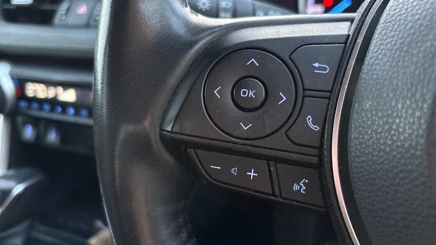 Used Toyota RAV4 2019 for sale - 77358445: Photo 42