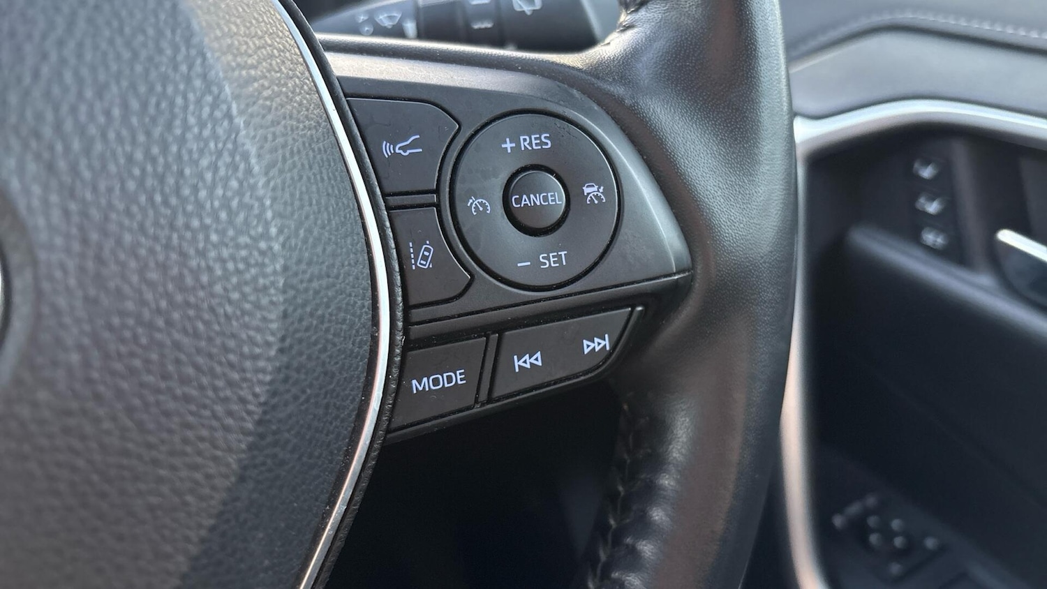 Used Toyota RAV4 2019 for sale - 77358445: Photo 45