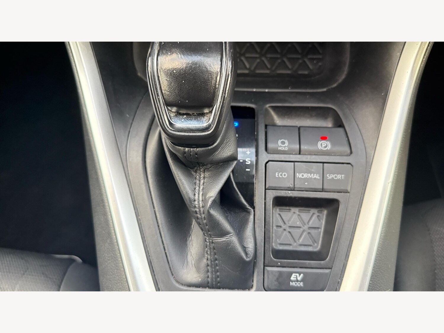 Used Toyota RAV4 2022 for sale - 76976715: Photo 30