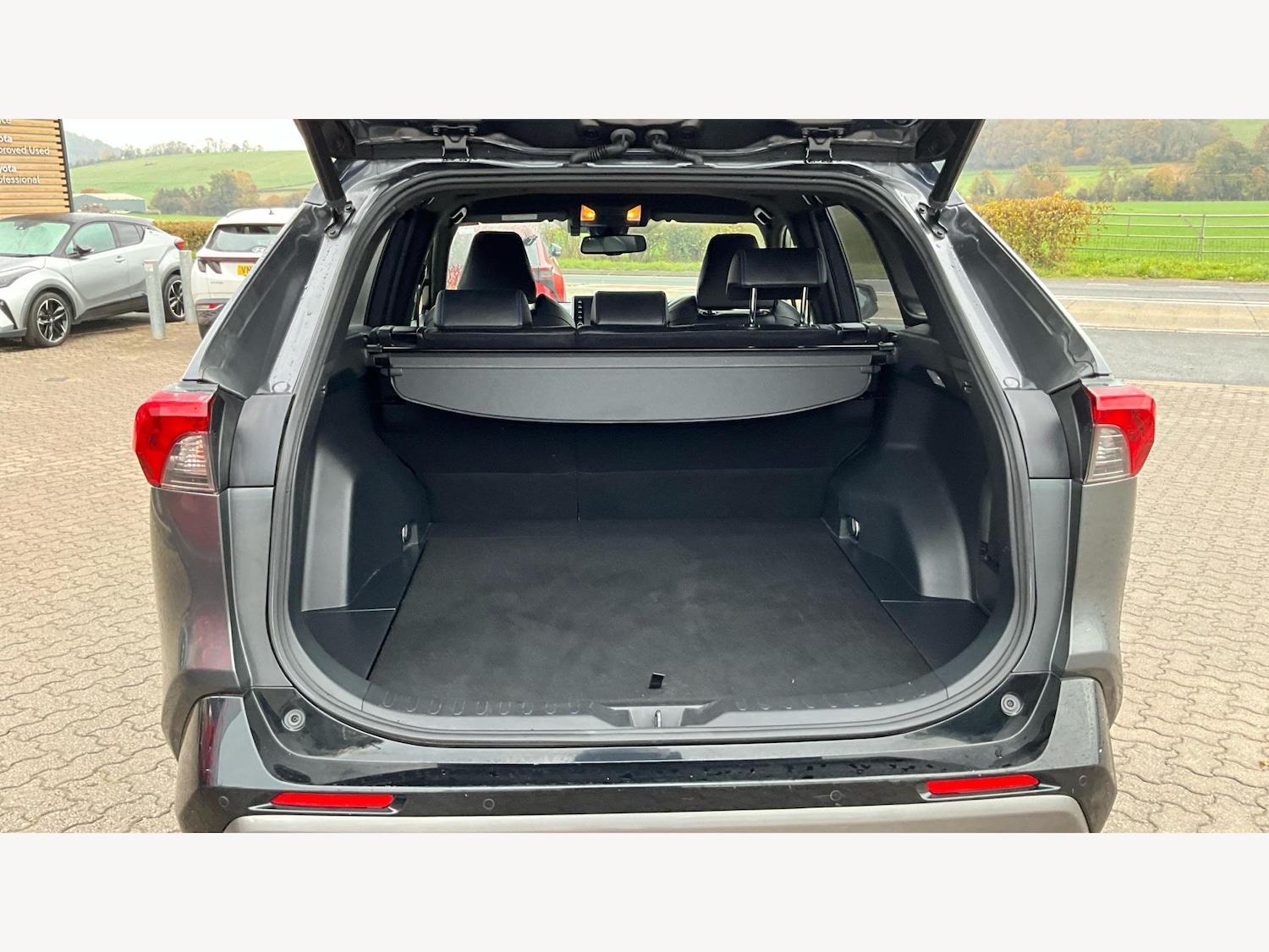 Used Toyota RAV4 2021 for sale - 76824657: Photo 16