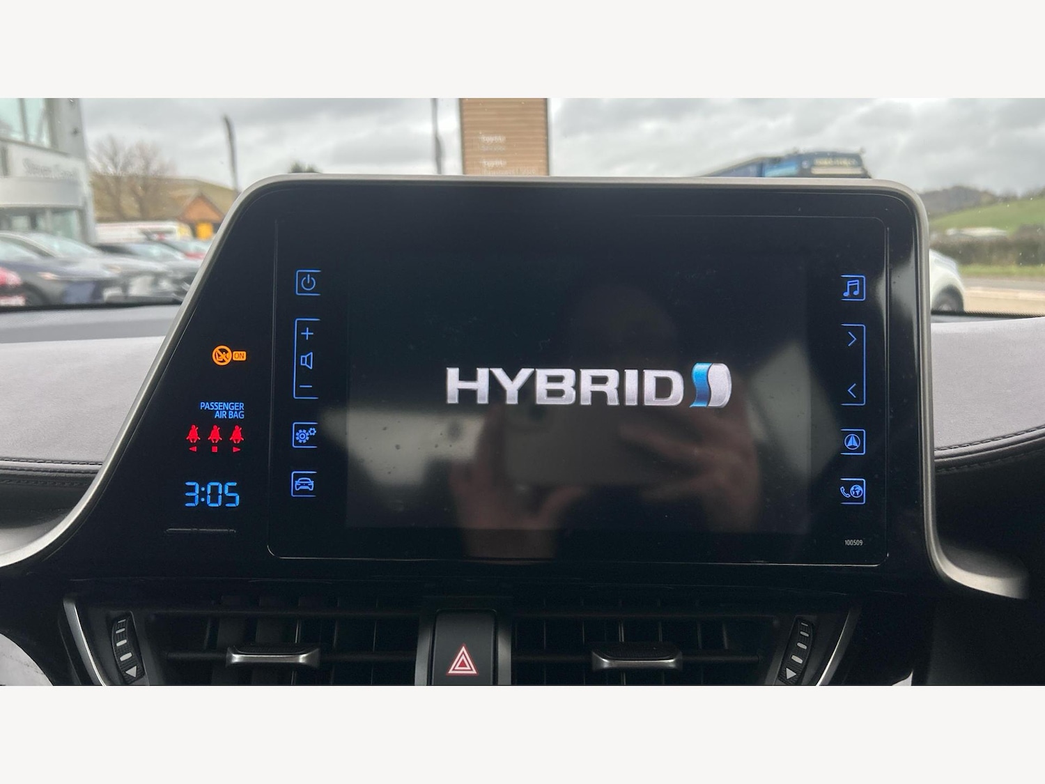 Used Toyota C-HR for sale - 76728297: Photo 9