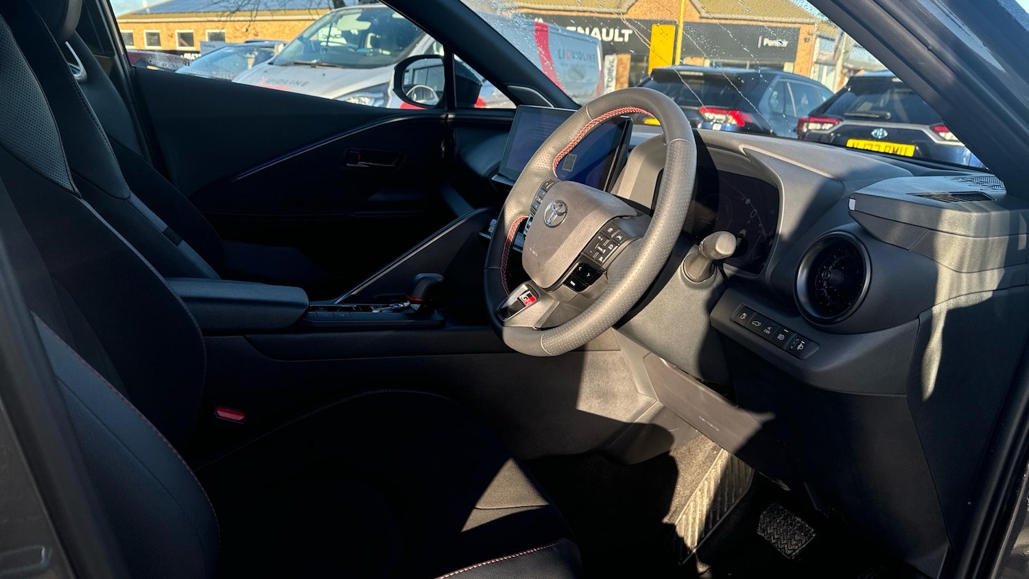 Used Toyota C-HR 2024 for sale - 76246524: Photo 11