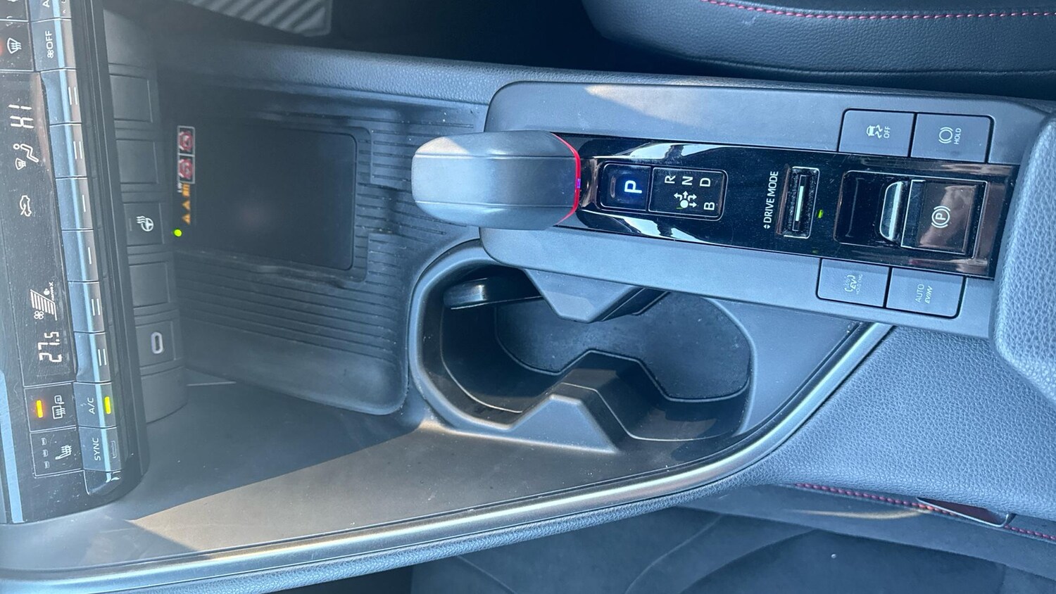 Used Toyota C-HR 2024 for sale - 76246524: Photo 34