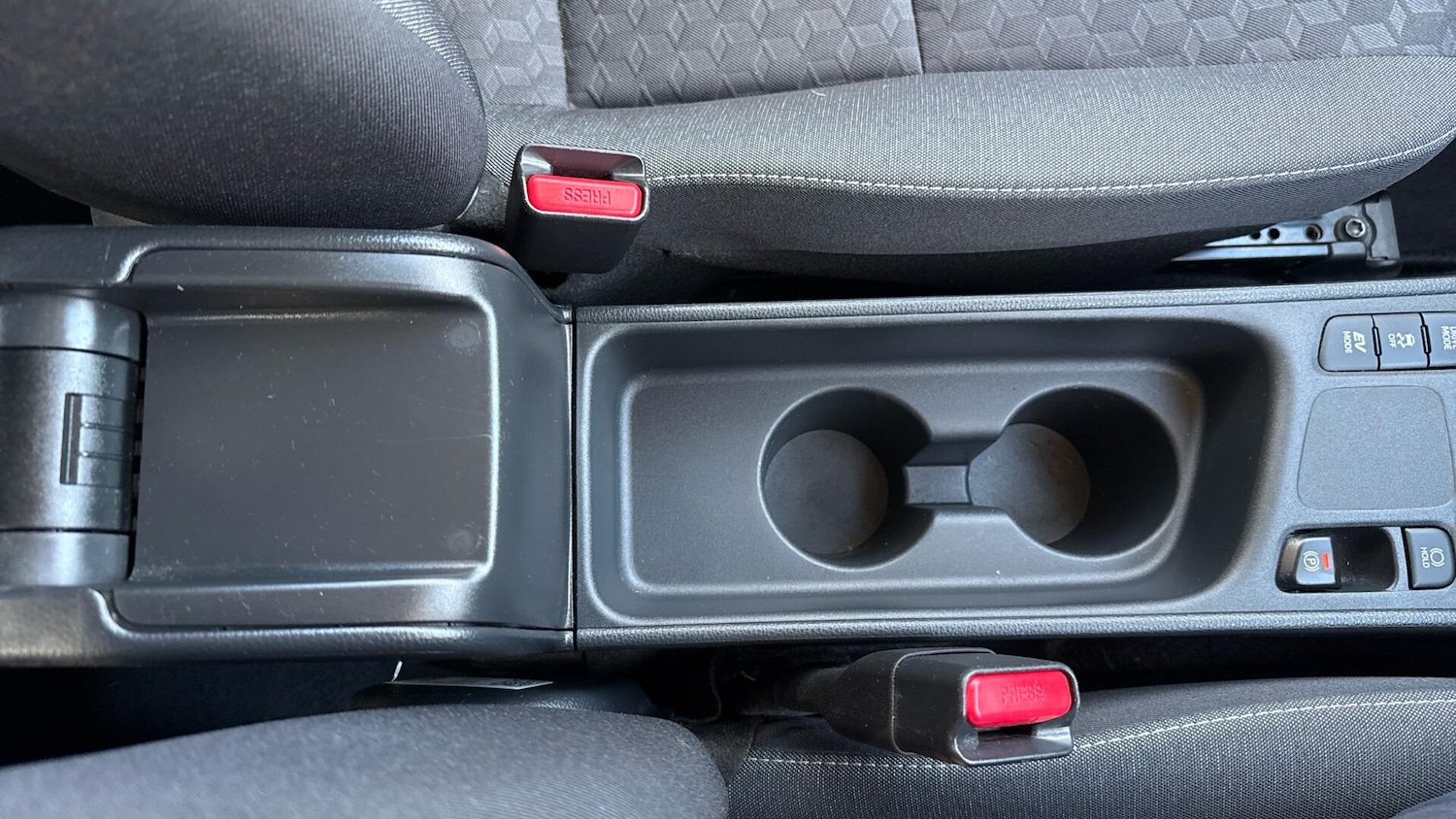 Used Toyota Yaris 2023 for sale - 76832733: Photo 40