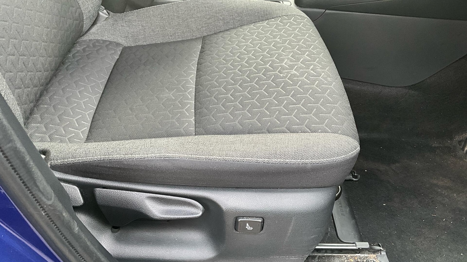 Used Toyota Yaris Cross 2022 for sale - 77396212: Photo 33