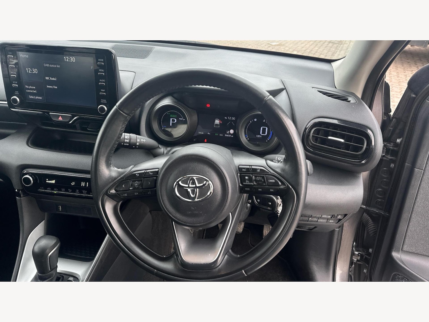 Used Toyota Yaris 2022 for sale - 77599015: Photo 10