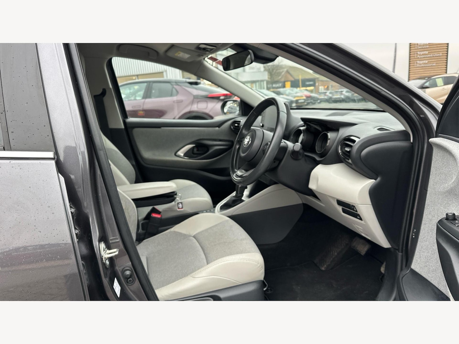 Used Toyota Yaris for sale - 77314591: Photo 13