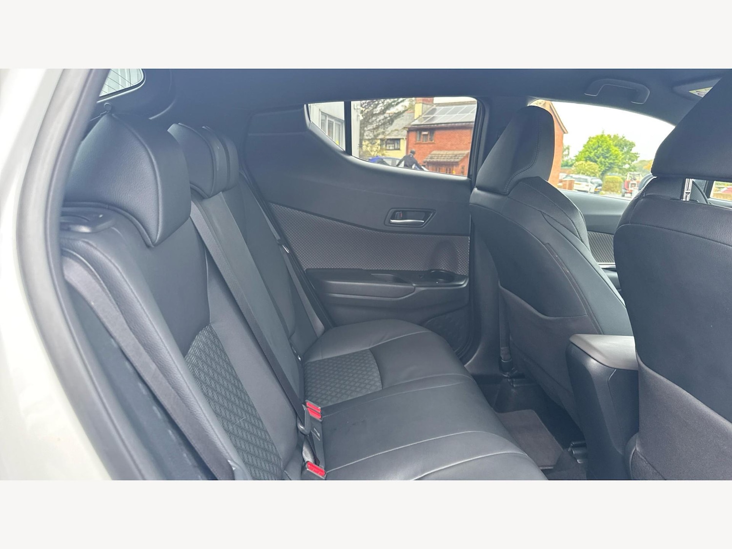 Used Toyota C-HR 2022 for sale - 76398618: Photo 14