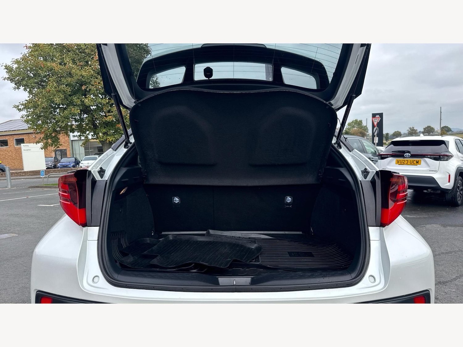 Used Toyota C-HR 2022 for sale - 76398618: Photo 16