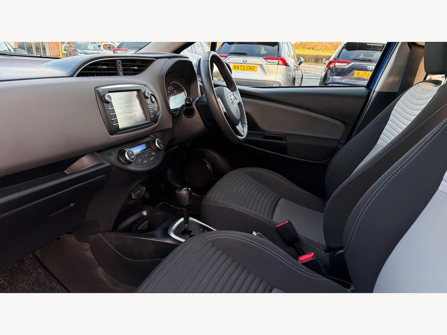 Used Toyota Yaris for sale - 77049732: Photo 12