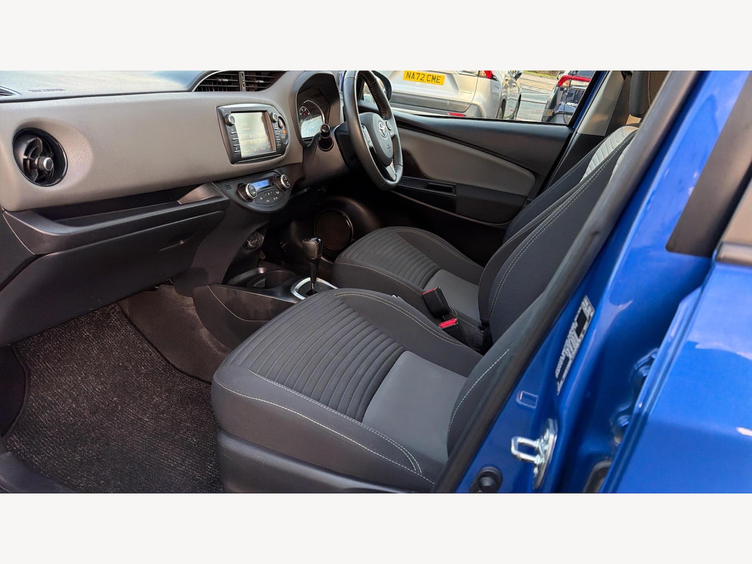 Used Toyota Yaris for sale - 77049732: Photo 28