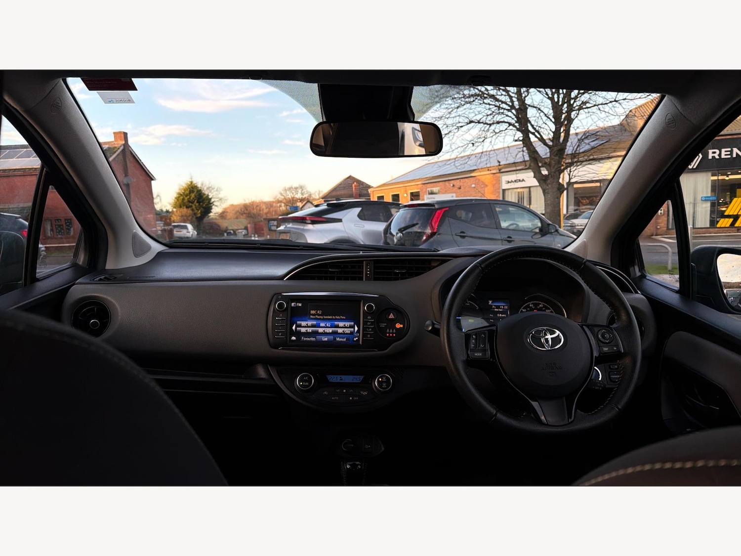 Used Toyota Yaris for sale - 77049732: Photo 7