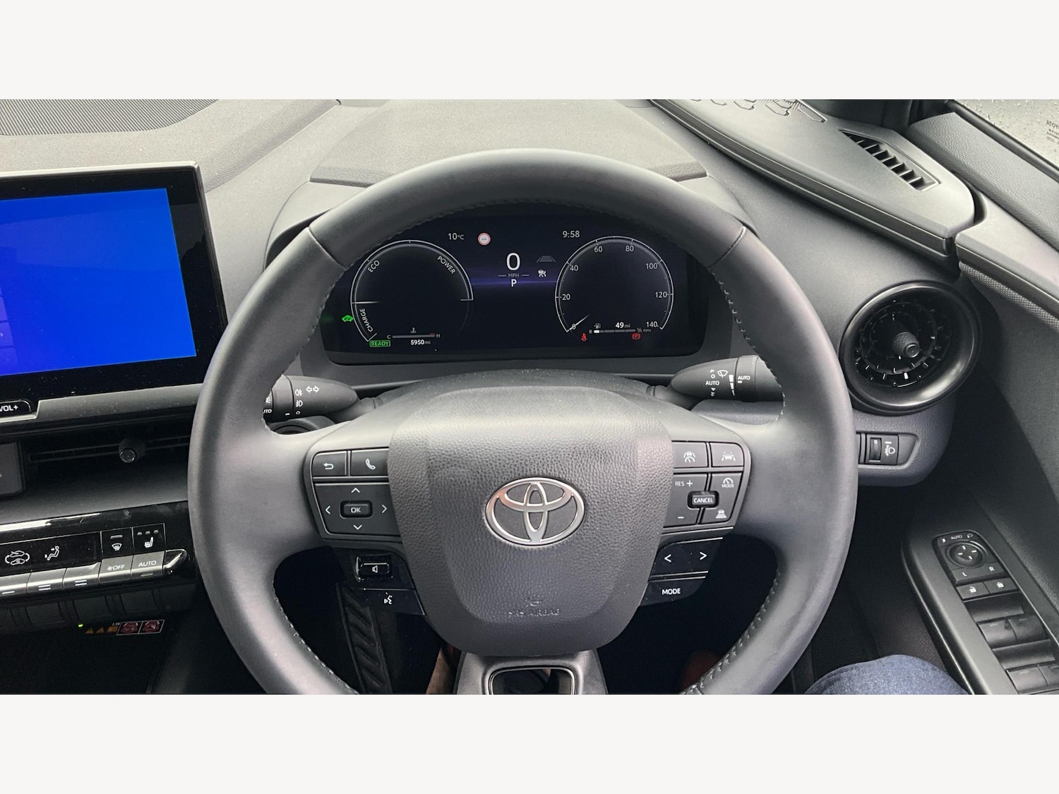 Used Toyota C-HR 2024 for sale - 75989896: Photo 10