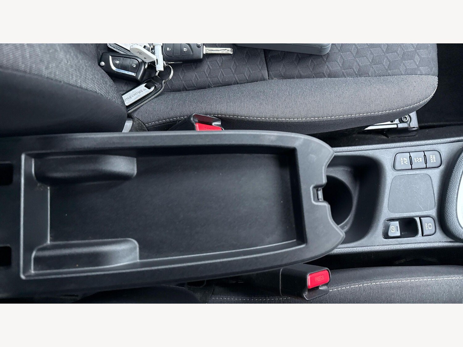 Used Toyota Yaris for sale - 77808787: Photo 30