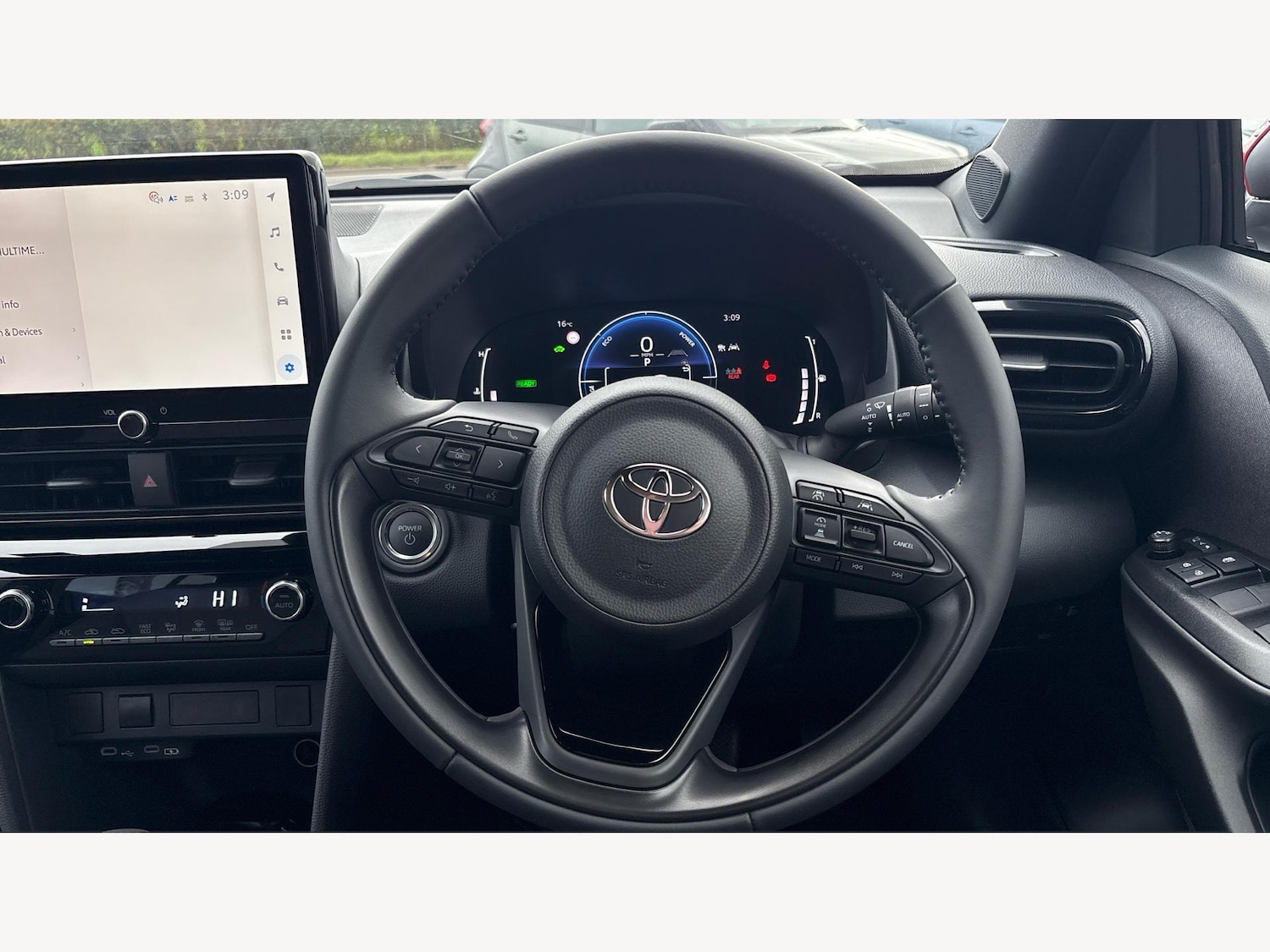 Used Toyota Yaris Cross 2025 for sale - 76398128: Photo 10
