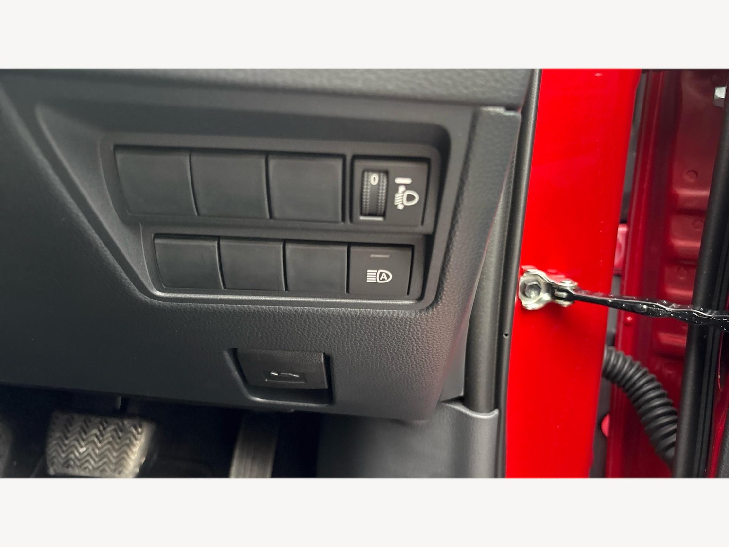 Used Toyota Yaris Cross 2025 for sale - 76398128: Photo 32