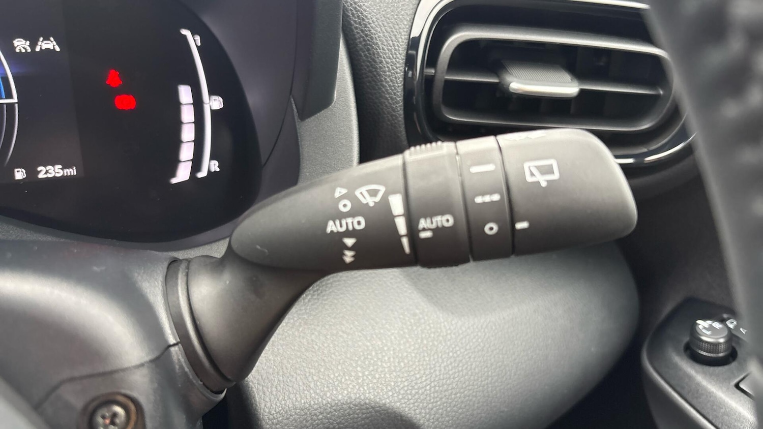 Used Toyota Yaris Cross 2025 for sale - 76398128: Photo 36