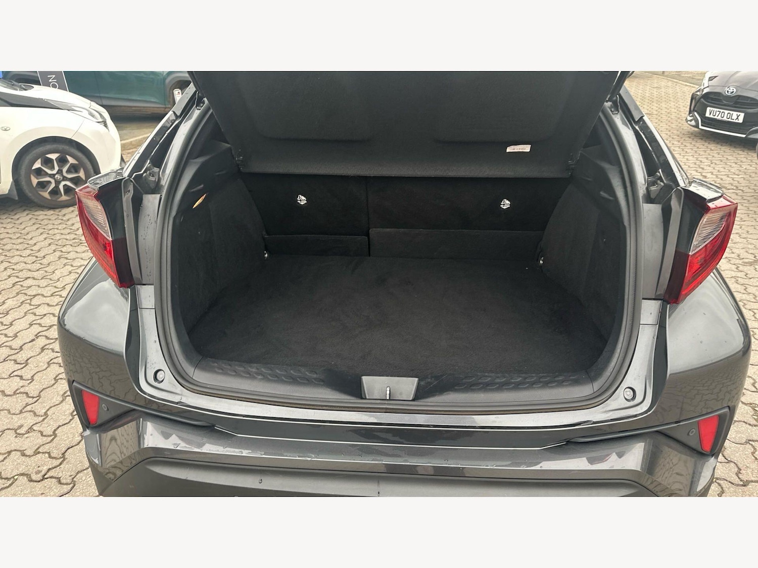 Used Toyota C-HR 2023 for sale - 77799138: Photo 16