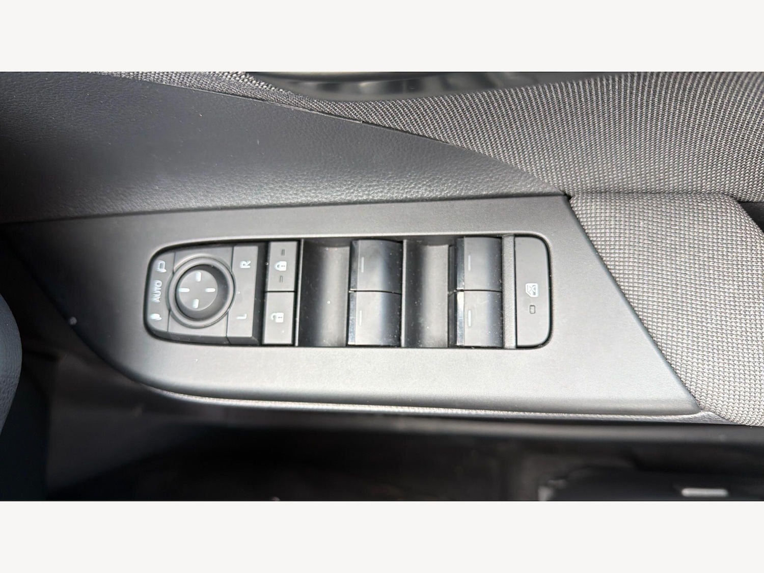 Used Toyota C-HR for sale - 78220272: Photo 40