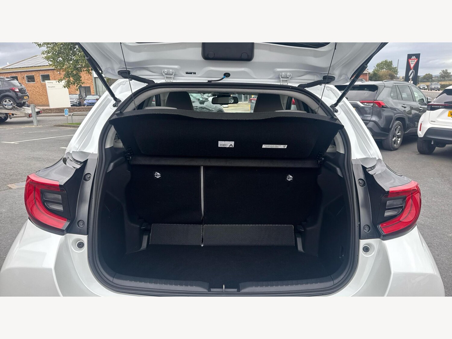 Used Toyota Yaris 2022 for sale - 76247035: Photo 16