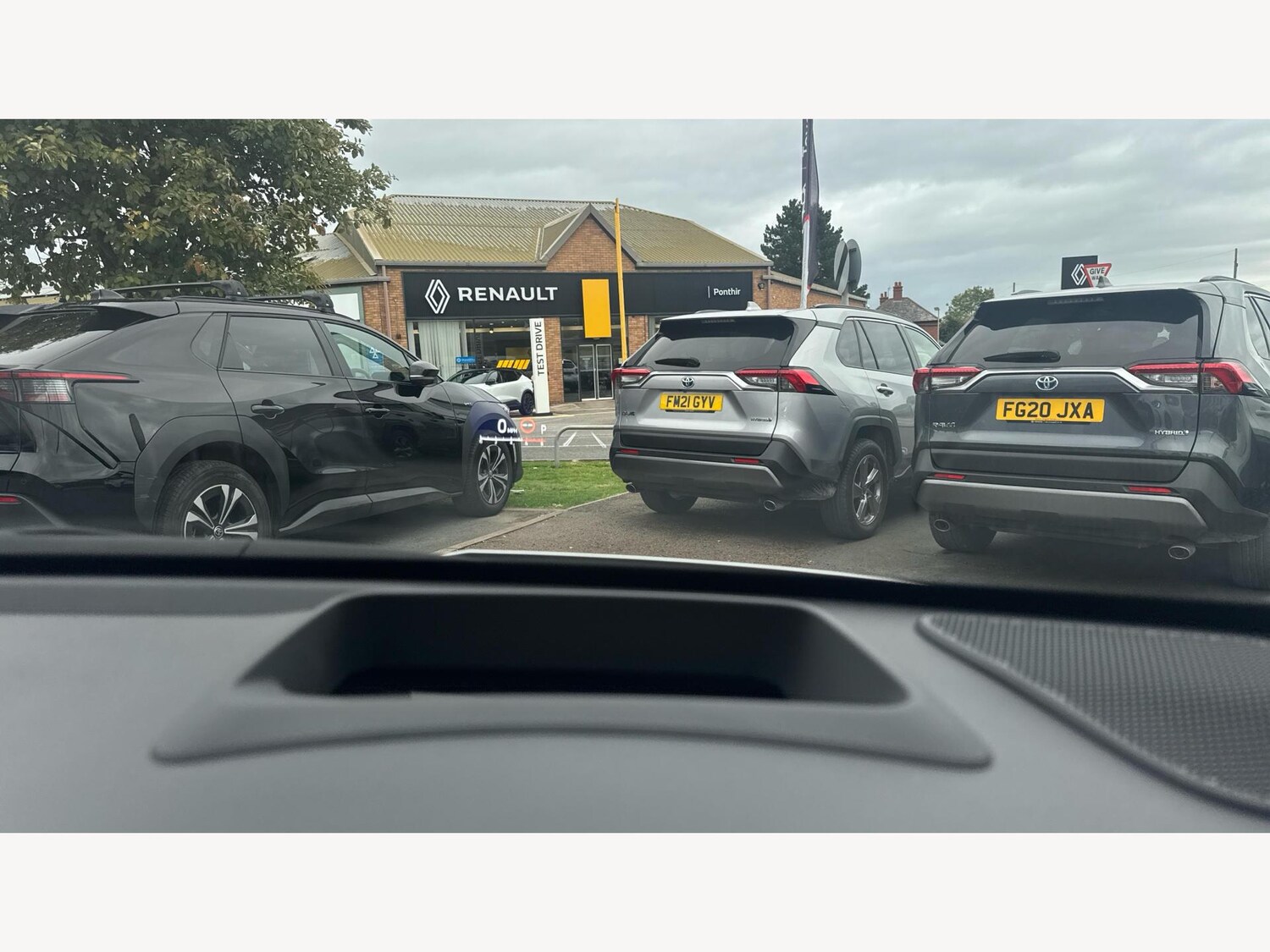 Used Toyota Yaris 2022 for sale - 76247035: Photo 25